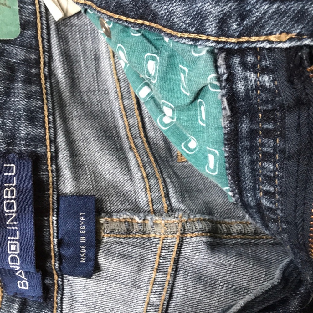 Jeans - Picture 2 of 3